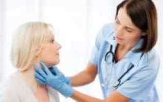 Что проверяет эндокринолог и что он делает при осмотре