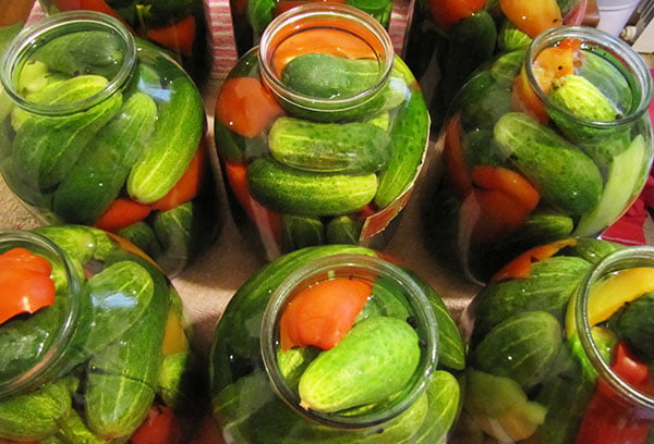 Консервация огурцов и перцев