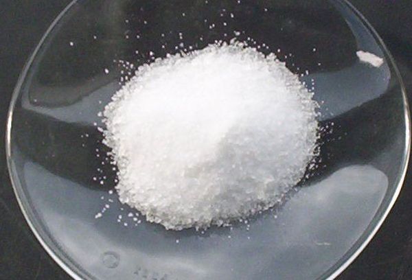 белый порошок E211