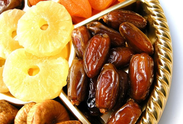 Поднос с сухофруктами