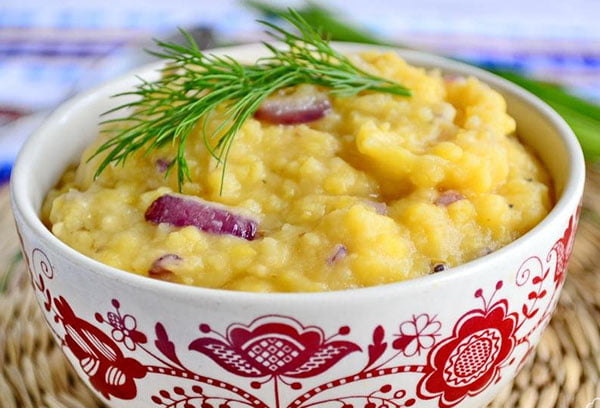 Гороховая каша с луком и зеленью