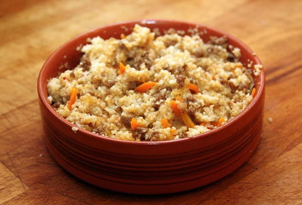Ячневая каша с мясом и морковью