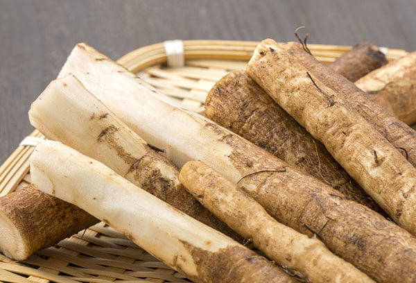 Чистка корней лопуха