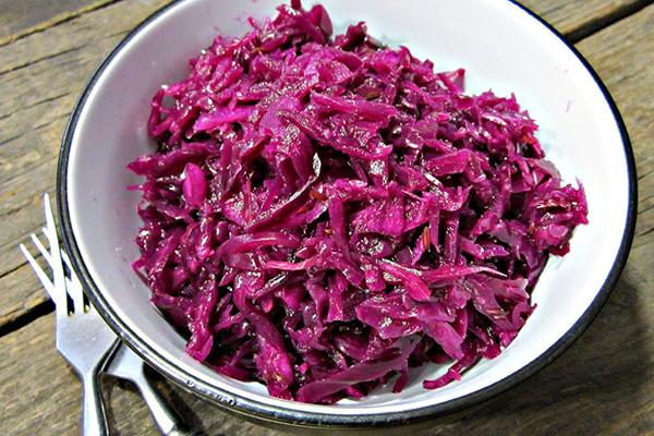 Салат из краснокочанной капусты