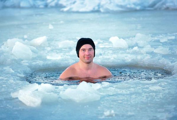 Купание в ледяной воде
