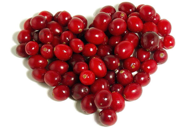 сердечко из ягод боярышника