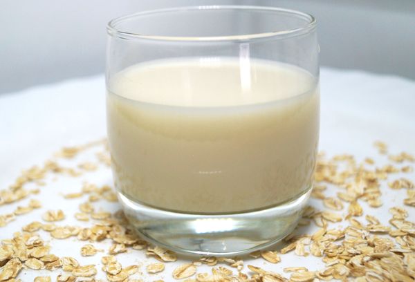 овсяной напиток в стакане