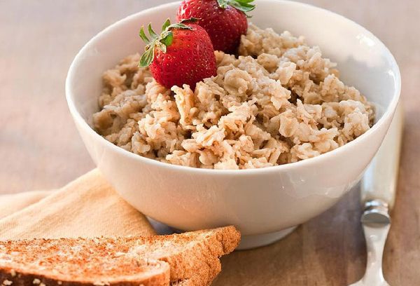 Овсянка с клубникой