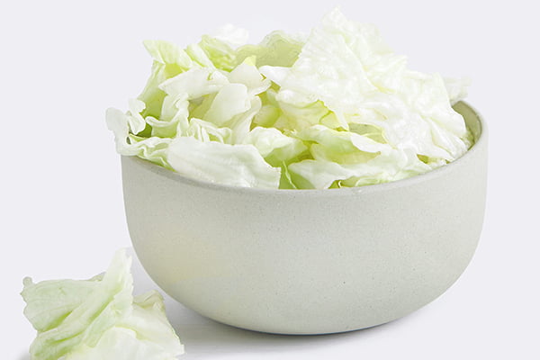 Пиала с салатом айсберг