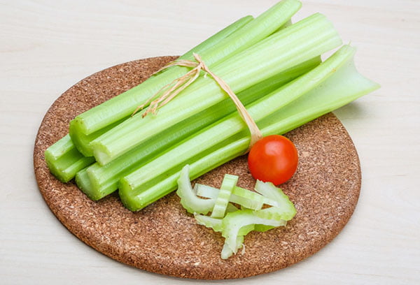 Свежий сельдерей