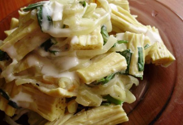 блюдо из белой спаржы из сои