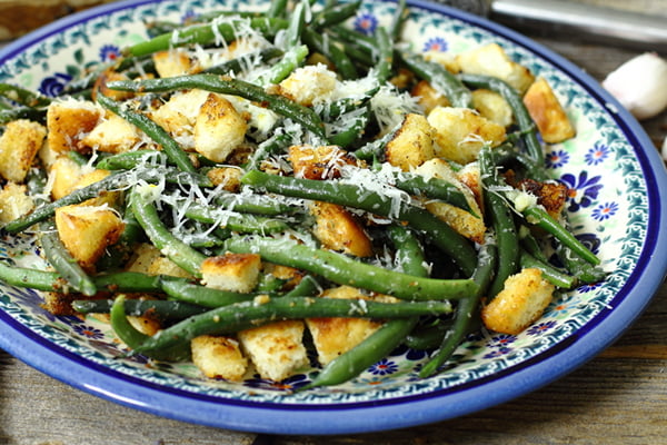 Блюдо с тушеной вигной