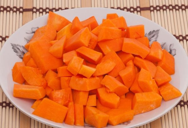 Нарезанные куски тыквы