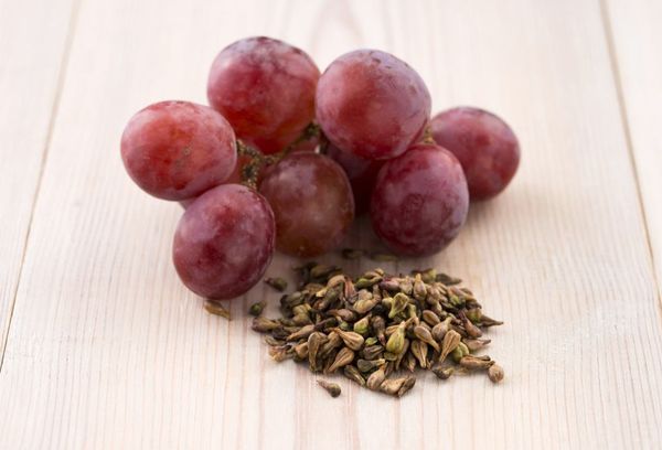 Косточки и виноград