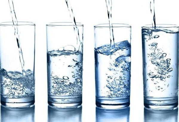 Стаканы с водой