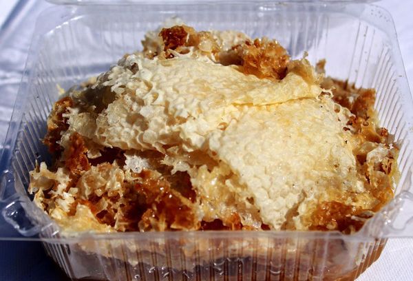 Забрус пчелиный