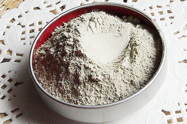 Зубной порошок на основе глины