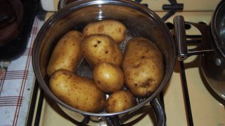 Ингаляции над картошкой