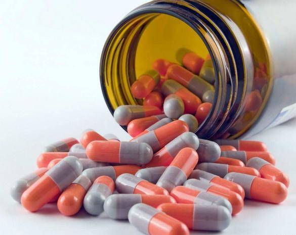 На фото антибиотики