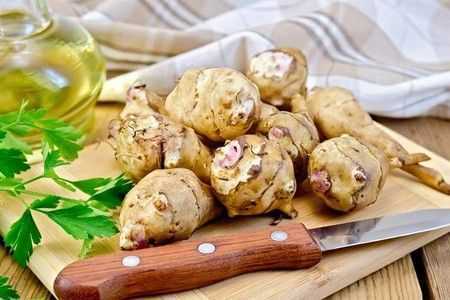 Топинамбур на доске Топинамбур на доске