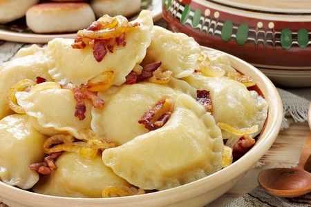 Тарелка с варениками Тарелка с варениками