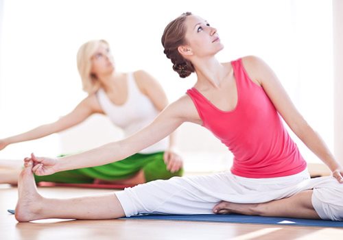 групповое занятие йогой