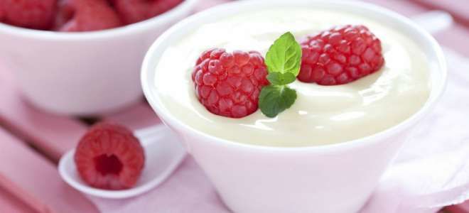 Какой йогурт можно употреблять при панкреатите?