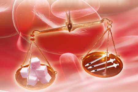 Сахар и шприц на весах Сахар и шприц на весах