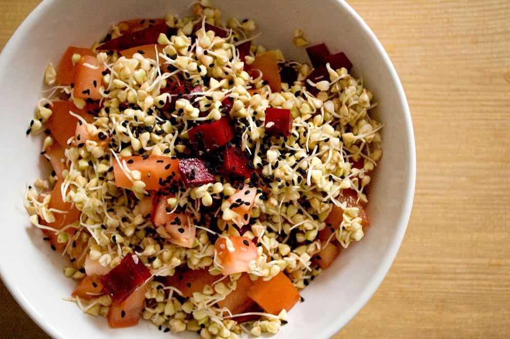 Блюдо из пророщенной гречки
