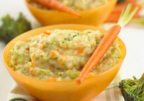 Чашка с овощным пюре