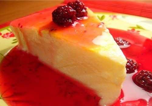 Манный пудинг с ягодным киселем