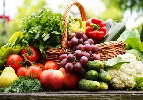 Помидоры, огурцы, перец, капуста, груша, яблоки, виноград