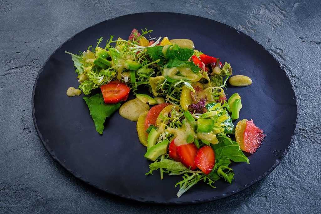 Салат с авокадо