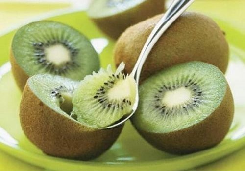 Тарелка с киви