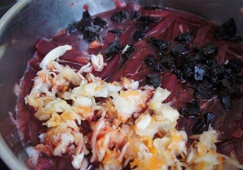 свекла потушенная с черносливом