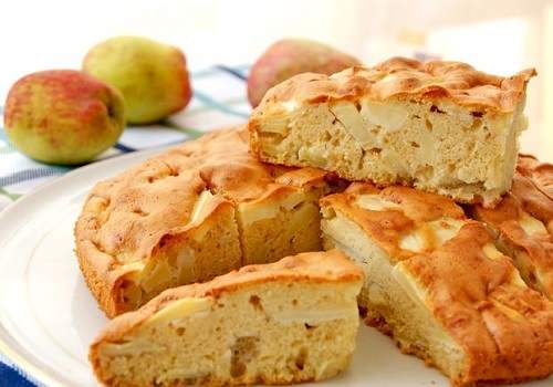 Яблочная шарлотка