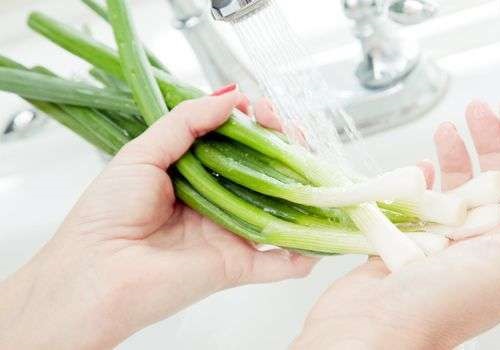 любые продукты необходимо тщательно мыть