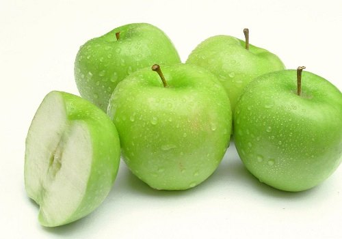 Зеленые яблоки