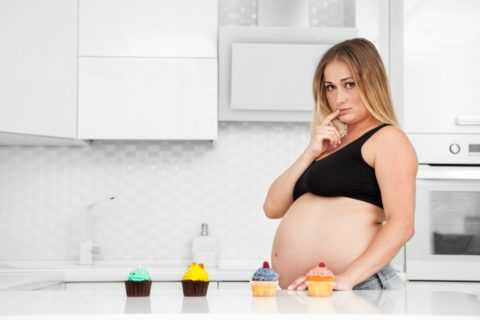 Беременные, имеющие лишний вес, более подвержены риску развития ГСД.