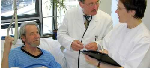 Врачи и пациент