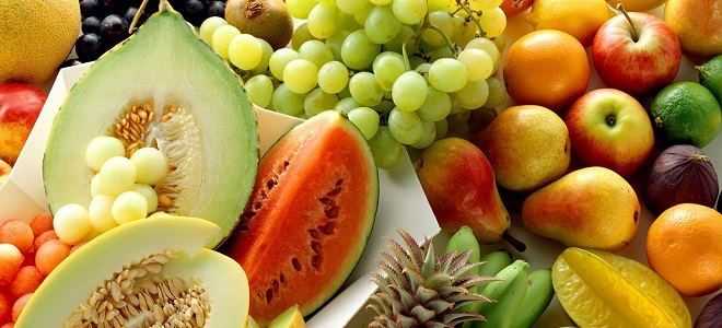 Какие фрукты и ягоды можно кушать больным при панкреатите?