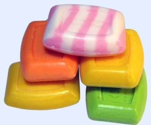 Для умывания воспаленной кожи категорически не рекомендуется использовать мыло.