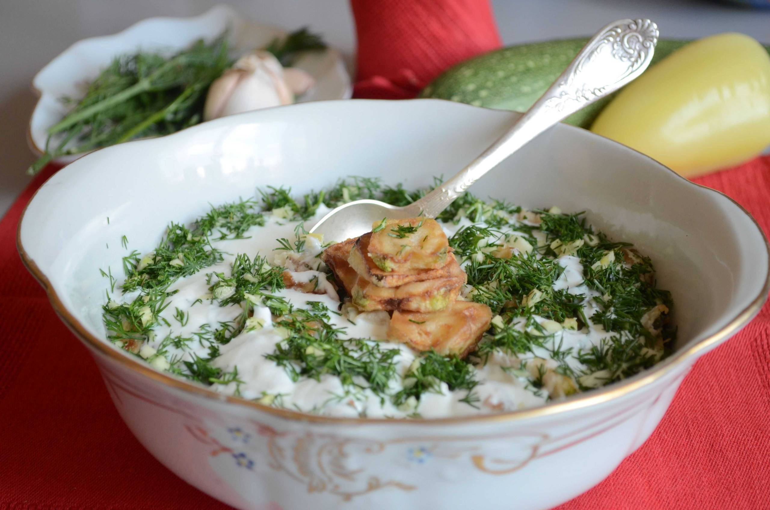 Тушеные кабачки с добавлением йогурта