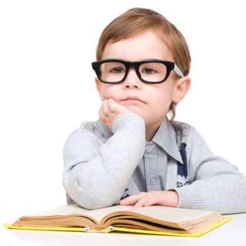 Мальчик с нарушенным зрением Мальчик с нарушенным зрением