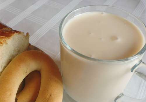 ряженка с бубликом