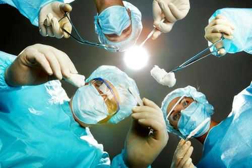 Хирурги