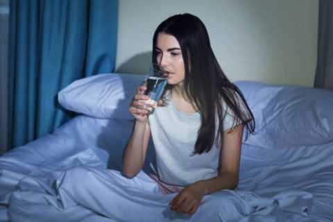 Основной симптом СД – постоянное чувство жажды. Основной симптом СД – постоянное чувство жажды.