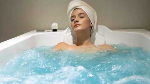 Помимо иных свойств, ванна поможет повысить жизненный тонус и расслабиться. Помимо иных свойств, ванна поможет повысить жизненный тонус и расслабиться.