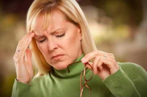 Резкая слабость, депрессивность, головная боль у инсулинозависимого диабетика говорит о хронической передозировке.