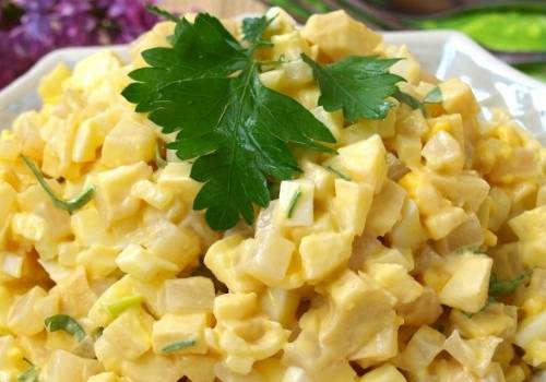 салат с яблоками и сметаной